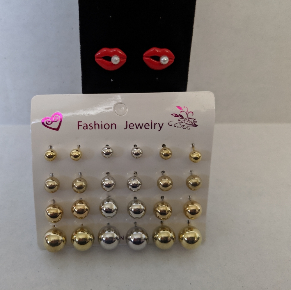 Free 12 Pairs of Earrings & Lip w/Pearl Earrings